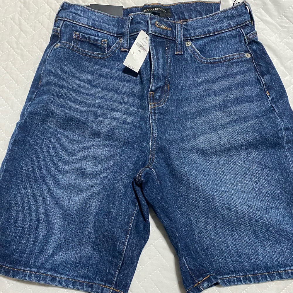 Banana Republic women’s jean shorts. NWT. Size 0/25.
